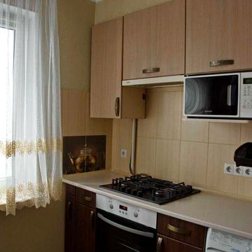 Оренда гарненької 1кімнатної квартири на Митниці