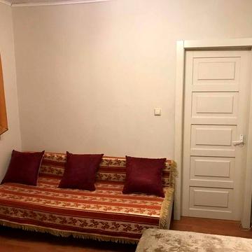 Здаю в оренду 1 кімнатну гостинку, метро Дорогожичі