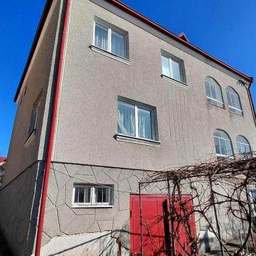 Великий добротний будинок 340 кв.м в Сокільниках - передмісті Львова.