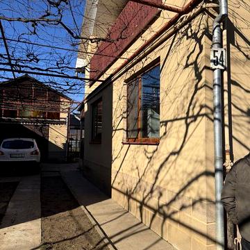 Продаж 3к Дім Олександра Попадинця вулиця