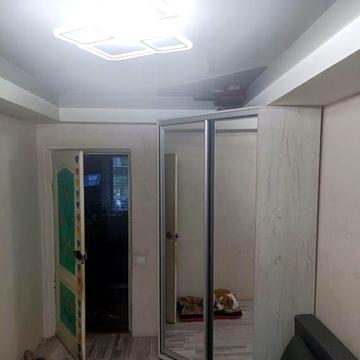 Продается 2 комнатная квартира в центре . Район 9 больницы.