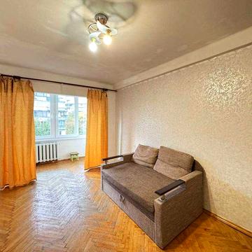 Васильківська 2, роздільна 2к квартира, є газ! м Голосіївська 2 хв