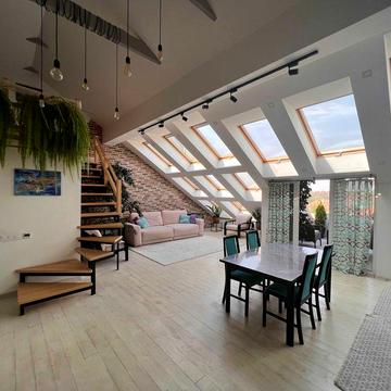 Оренда 2-кімнатної квартири з терасою на Петропавлівській Борщагівці