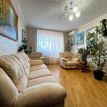 Продаж 2-к квартири з ремонтом Троєщина , Бальзака