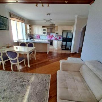 Сдам 2 комнатную квартиру и кухню студию Проспект Шевченко/ Парк Побед