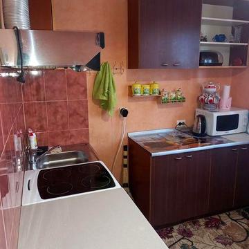 Сдам 2х комнатную квартиру на длительный срок.