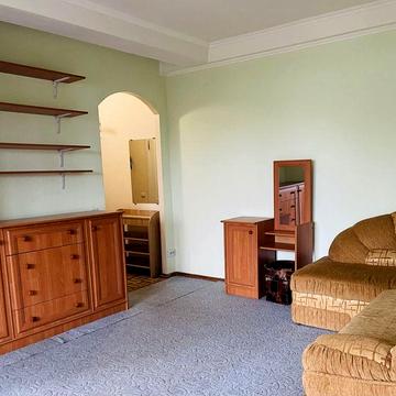 Продам 2-х кімнатну Дарниця метро