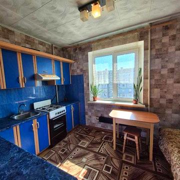 продаж просторої квартири з великою кухнею та обширною лоджією