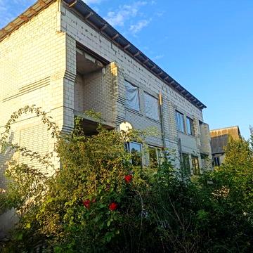 Продам великий будинок у центрі Володарки без комісії