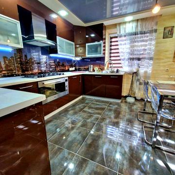 Лесі Українки вул., 222