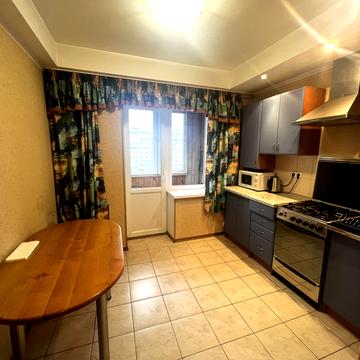 Оболонський просп., 12