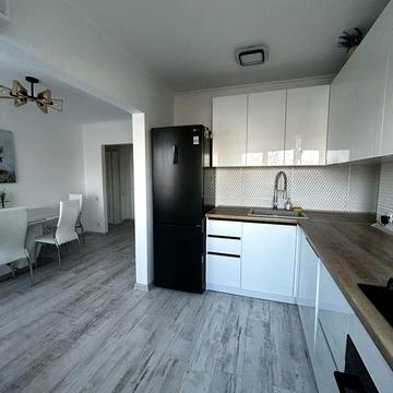 Продам квартиру 117 кв метров, 4 этаж / 9 этажного дома.