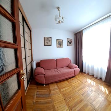 Пасічна вул., 73