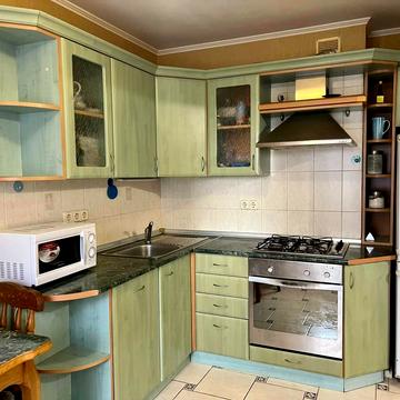 Бориса Гмирі вул., 9-Б