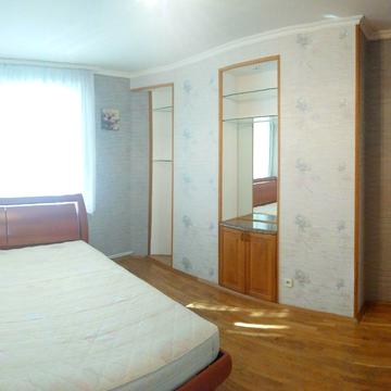 ул. Небесной Сотни, 20