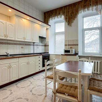 Івана Драча вул., 6