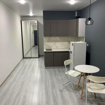 Шкільна вул., 8