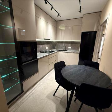 Здається в оренду 1-кімнатна квартира(перша здача) від власника