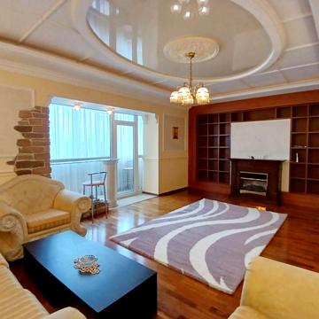 Вячеслава Чорновола вул., 25