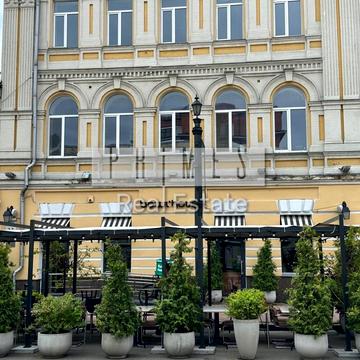 Петра Сагайдачного вул., 37