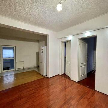 Продаю частину будинку в районі 20 школи