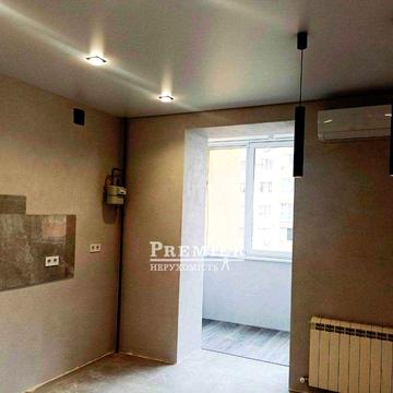 Продам 2х кімнатну квартиру на Сахарова!