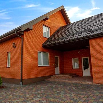 Продаж доброго будинку з великою ділянкою