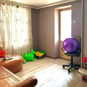 Продам 2-комнатную квартиру на Вильямса / Королёва.