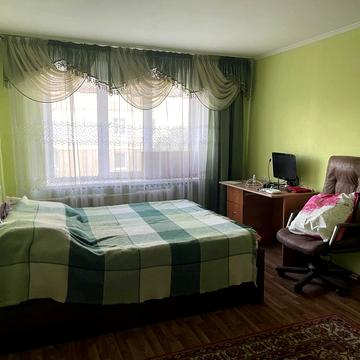 Святошинська вул., 38