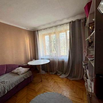 Продається 3 кімнатна квартира по вул. Південно-Кільцевій