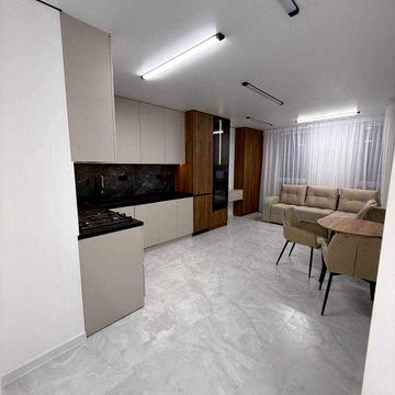 Продаж 1 кім. квартири з ремонтом в центрі міста .