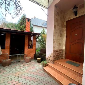 Бернардацці вул. (Красних Зір), 7