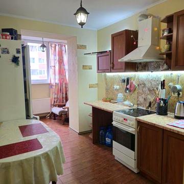 Сдаю семейной паре 2-к, ЖК Янтарный