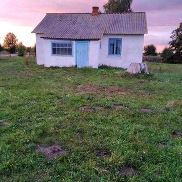 Продам будівлю з земельною ділянкою, с. Полиці, Волинська обл.