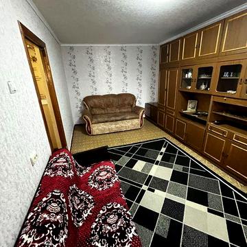 Продам 2х ком на Гладкова в жилом состоянии!