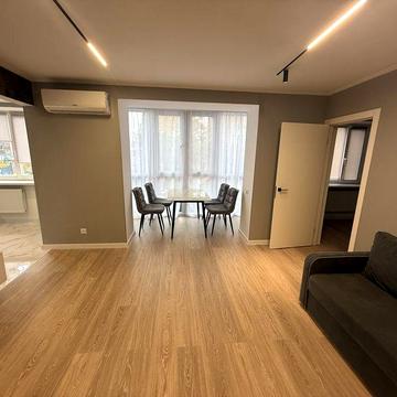 Здам 2 кім по Академіка Маслова , закрита територія .