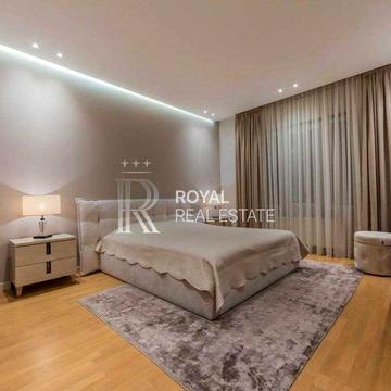 Продаж Квартира 4кім. 194м2 ЖК «Новопечерські Липки» Метро Паркінг ЖК "Новопечерські Липки"