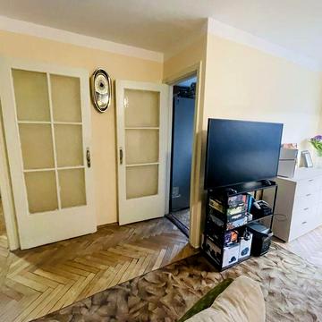 Терміново! Продаж 2 х к квартир, цегляний будинок близко центру!