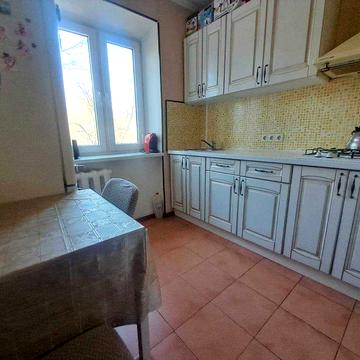 Продам Космонавтов 14 угол Филатова 3х ком квартиру