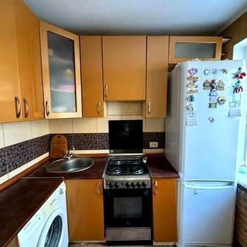 Продаж 2-кімнатної квартири з ремонтом, Рокоссовського, ринок Нива