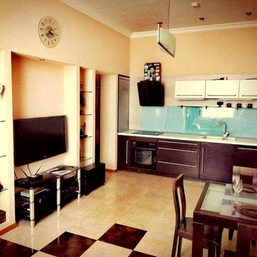 Здам 3к квартиру на Площі Українських Героїв