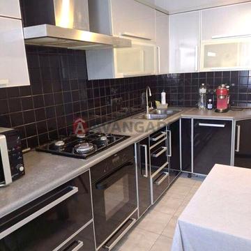 Продам 4к квартиру на Озерній