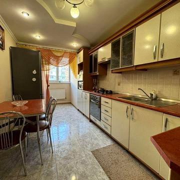 Оренда 2 кім Злуки , Тернопіль