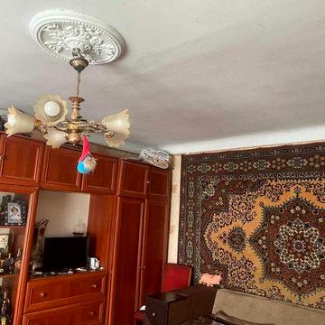 Продам 4-кімнатну квартиру з палисадником,гаражем.двором на Молдаванці