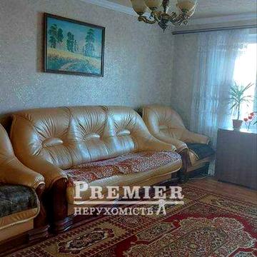 Продам 3 кімнатну квартиру на Добровольського. Можливо під програми.