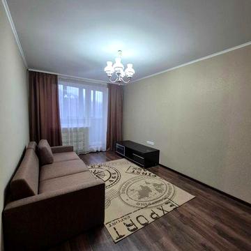 Продам 2 к.кв вул.Леся Сердюка,40 см Клас. метро Салтівська