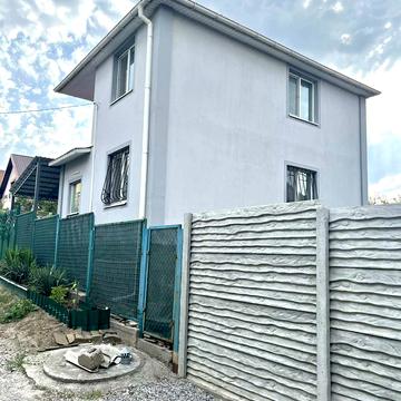 Центральна вул.