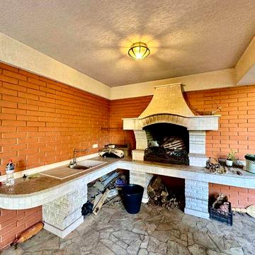 Елітний будинок з басейном на 11-й станції Великого Фонтану