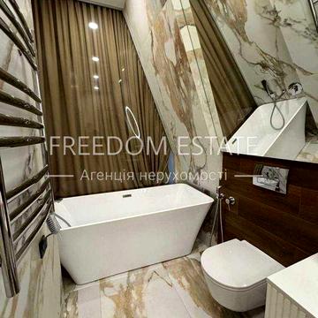 2000 $ Долгосрочная аренда в центре / Три спальни / ЖК Резиденция