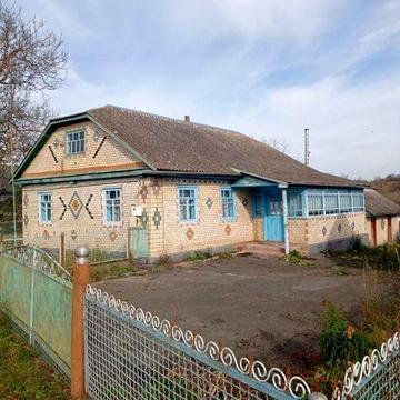 Продається добротний будинок